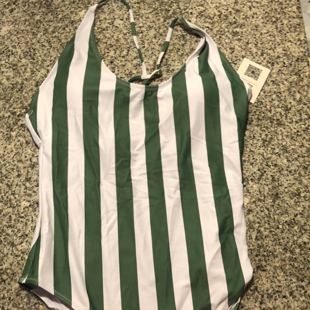 NWT cupshe green striped one piece